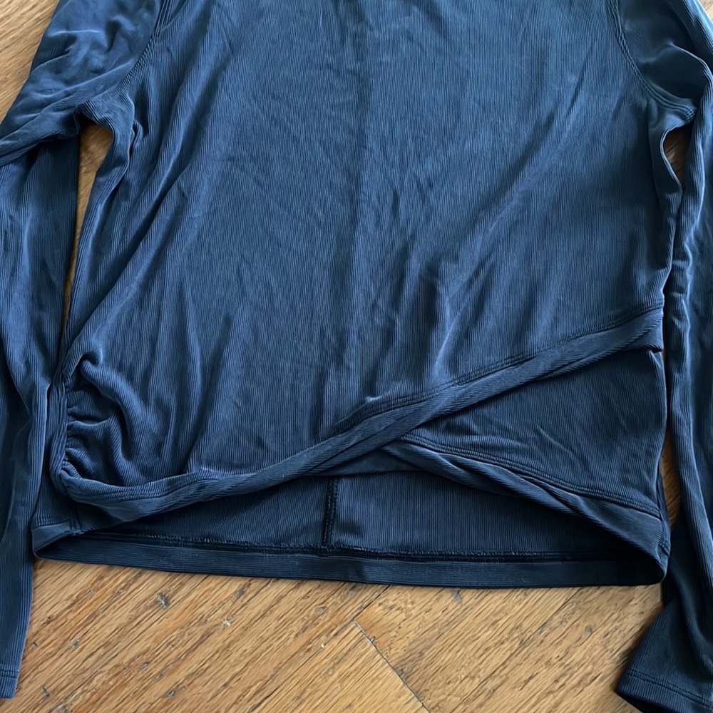 Lululemon - Picture 3 of 5